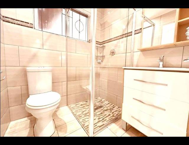 2 BEDROOM HOUSE FOR SALE IN BRACKENHAM